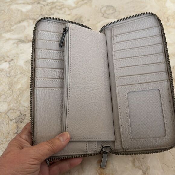 Matt & Nat Central Purity Collection Vegan Zippered Wallet - Picture 8 of 11